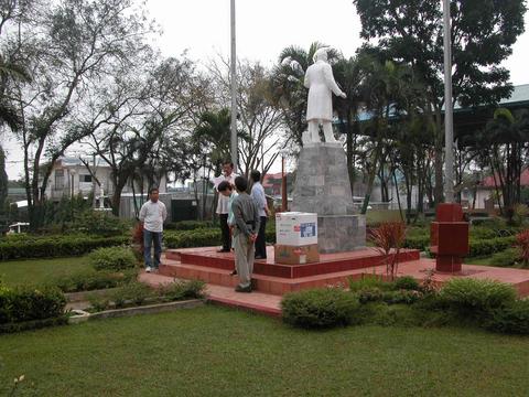 Donation of PC to the Municipality03.jpg